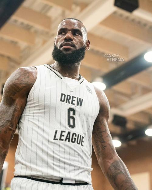 詹姆斯德鲁联赛直播在哪里看（詹姆斯队友德鲁）